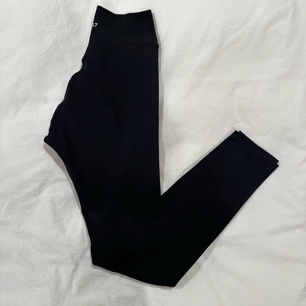 437 V Legging - Picture 1 of 6